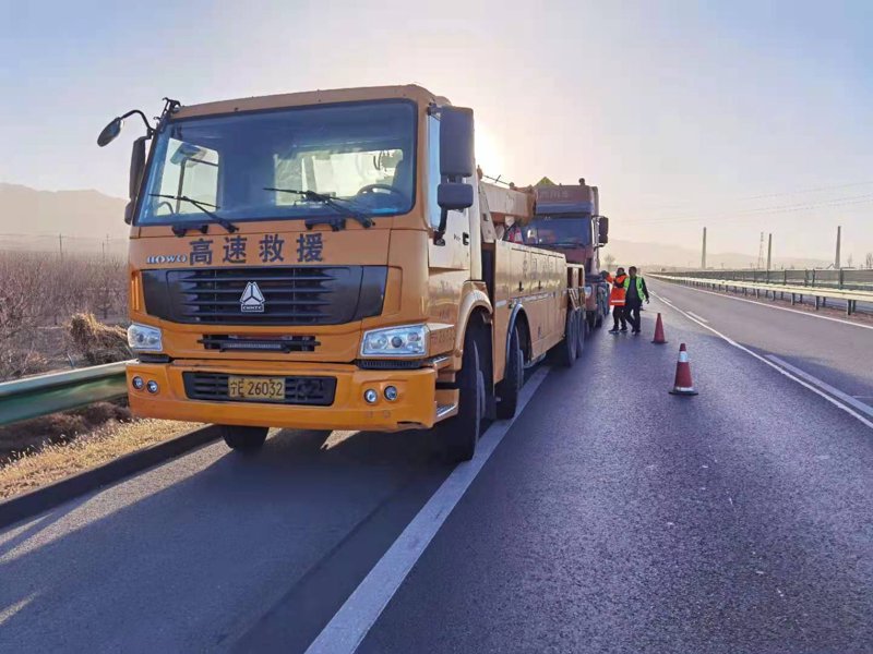 重庆道路救援:风雨无阻的服务守护