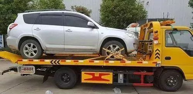 寻找附近拖车救援中心:快捷与安全的选择